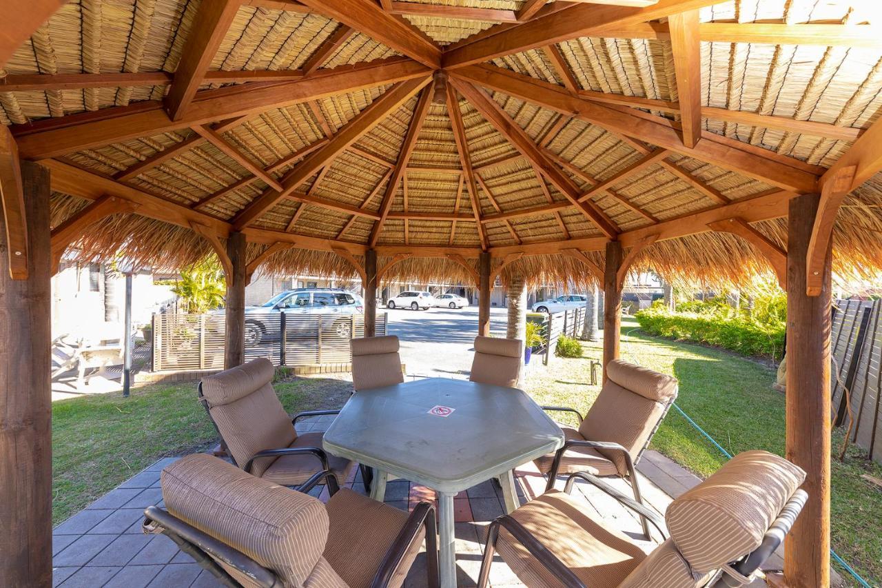 Tuncurry Motor Lodge Bagian luar foto